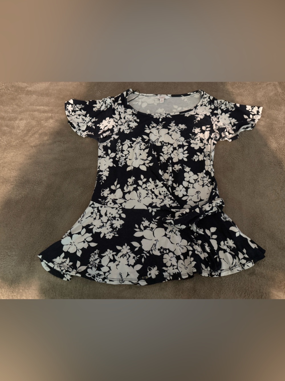 Black & White Floral Women’s Short Sleeve Top

Candie's Juniors Faux Wrap